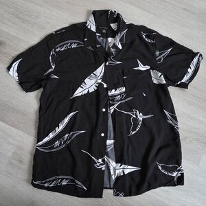 BANANA REPUBLIC MENS SUMMERT SHIRT